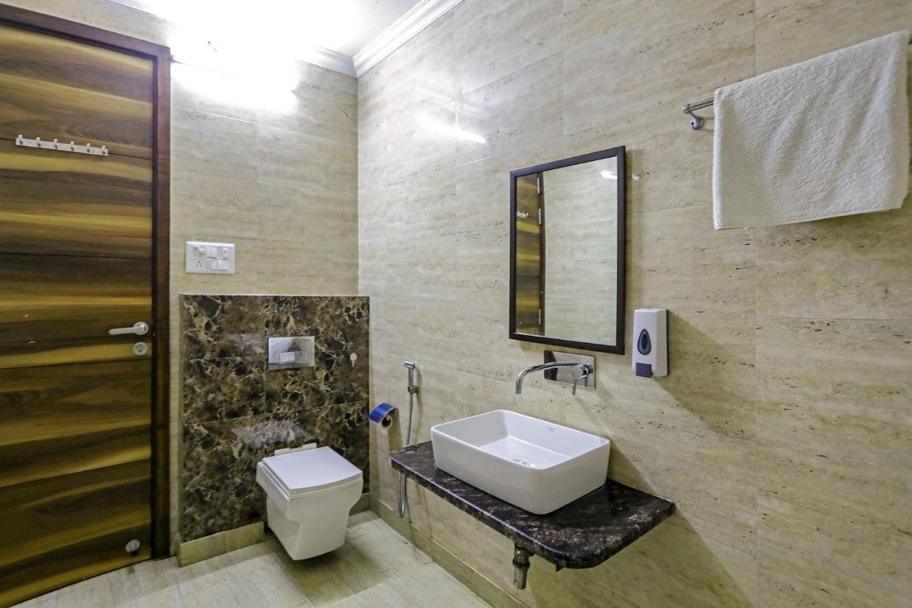 Fabhotel White House Bnb - Nr Yashobhoomi Convention Centre Delhi  Eksteriør billede