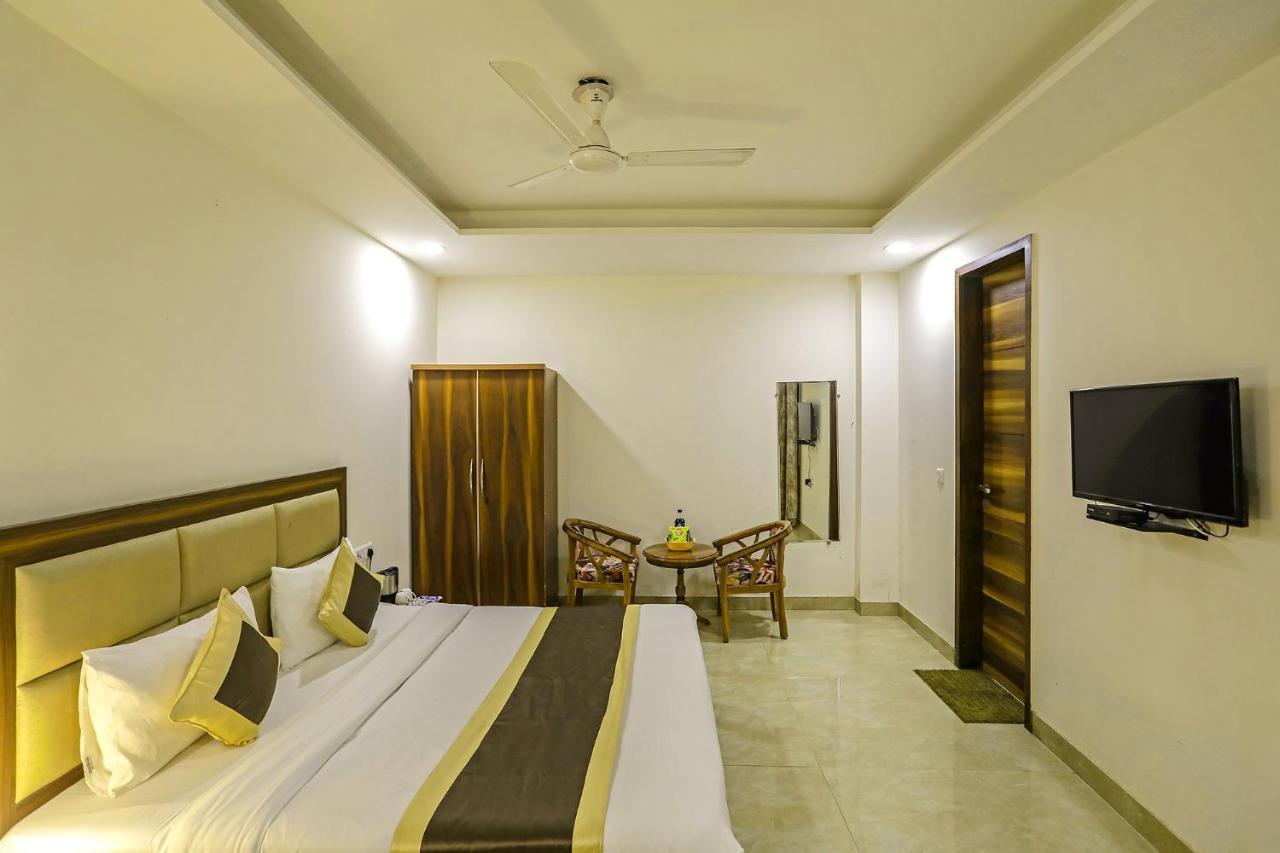 Fabhotel White House Bnb - Nr Yashobhoomi Convention Centre Delhi  Eksteriør billede