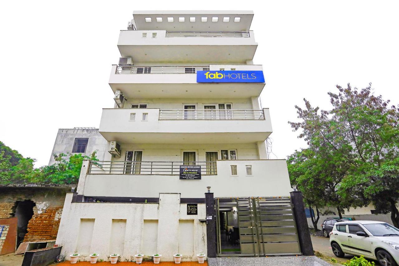 Fabhotel White House Bnb - Nr Yashobhoomi Convention Centre Delhi  Eksteriør billede