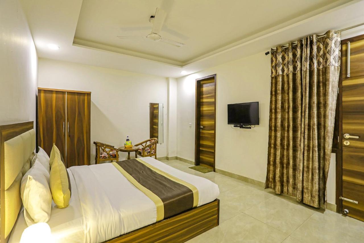 Fabhotel White House Bnb - Nr Yashobhoomi Convention Centre Delhi  Eksteriør billede