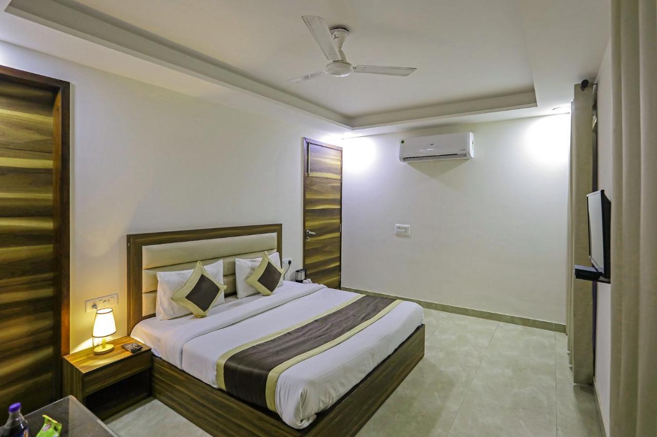 Fabhotel White House Bnb - Nr Yashobhoomi Convention Centre Delhi  Eksteriør billede