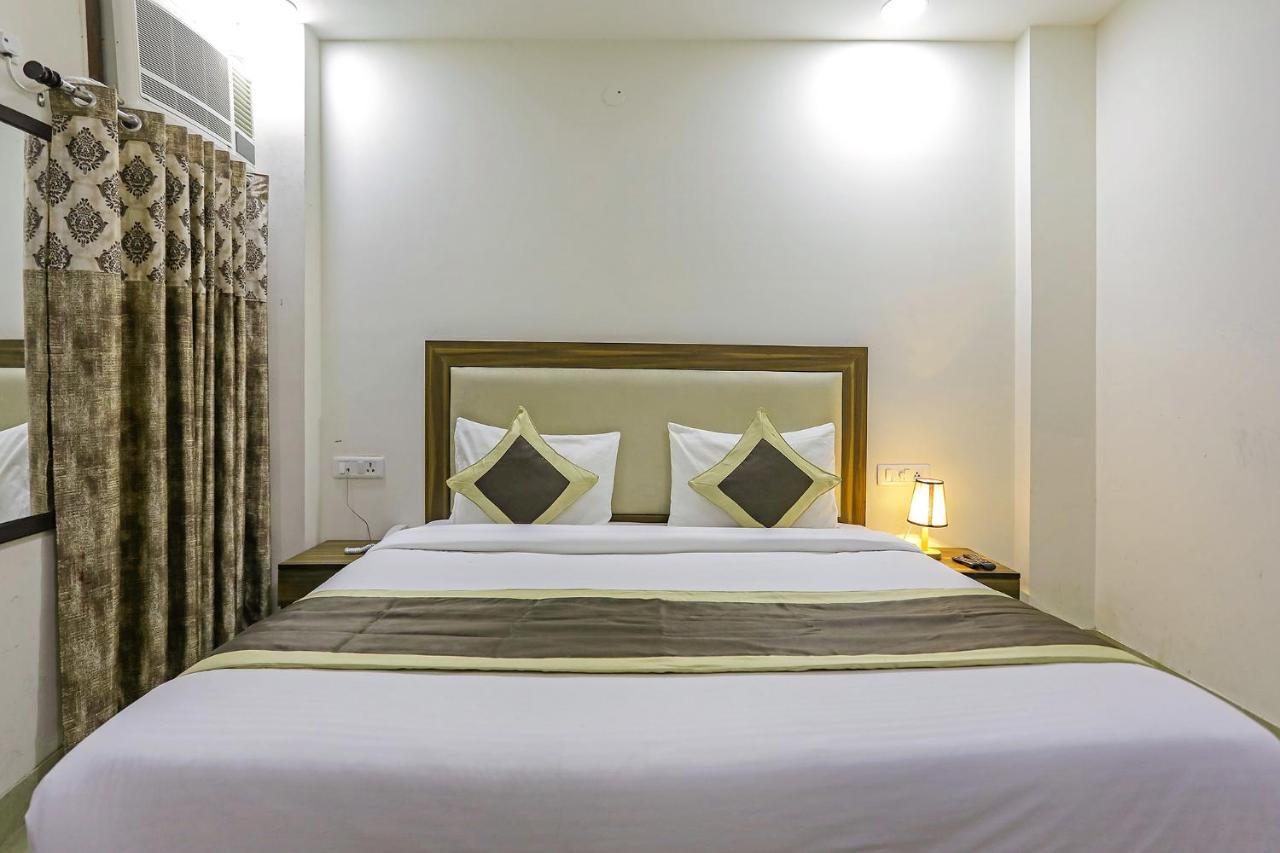 Fabhotel White House Bnb - Nr Yashobhoomi Convention Centre Delhi  Eksteriør billede
