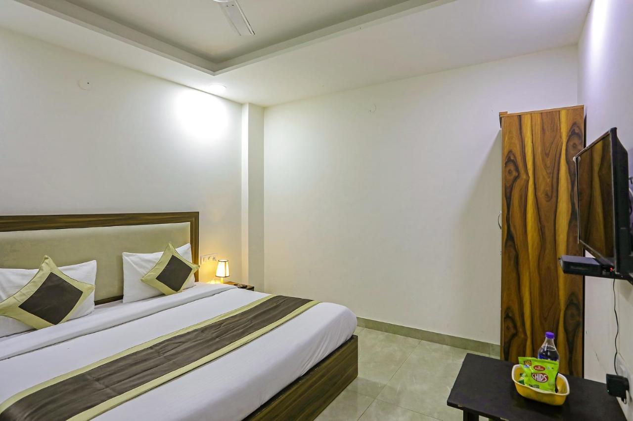 Fabhotel White House Bnb - Nr Yashobhoomi Convention Centre Delhi  Eksteriør billede
